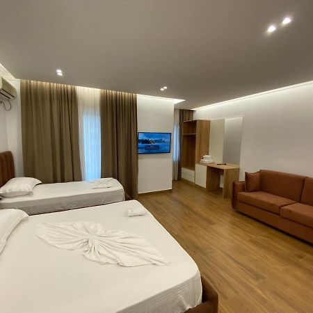 Hotel Vila Mare Durrës Kültér fotó