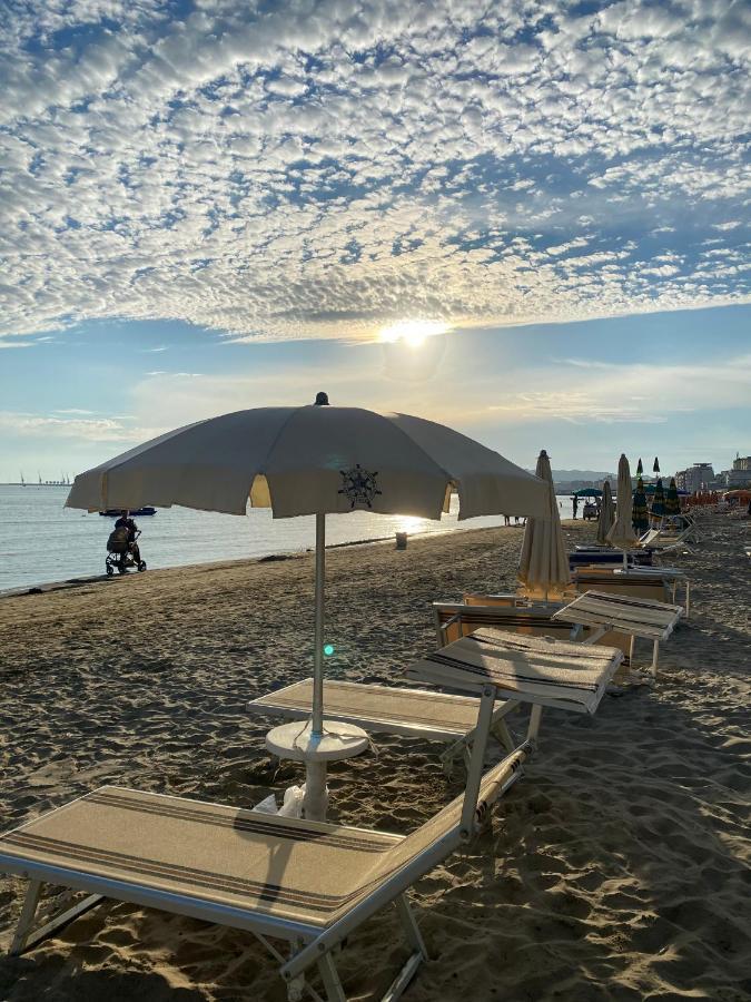 Hotel Vila Mare Durrës Kültér fotó