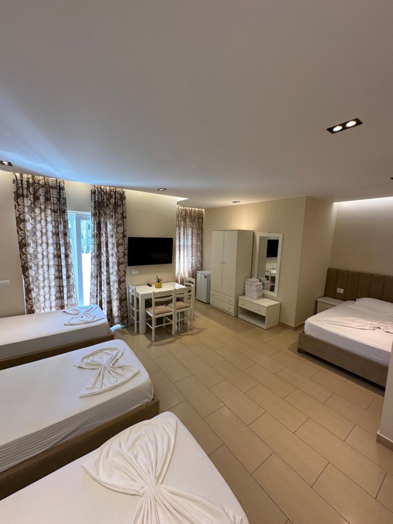 Hotel Vila Mare Durrës Kültér fotó