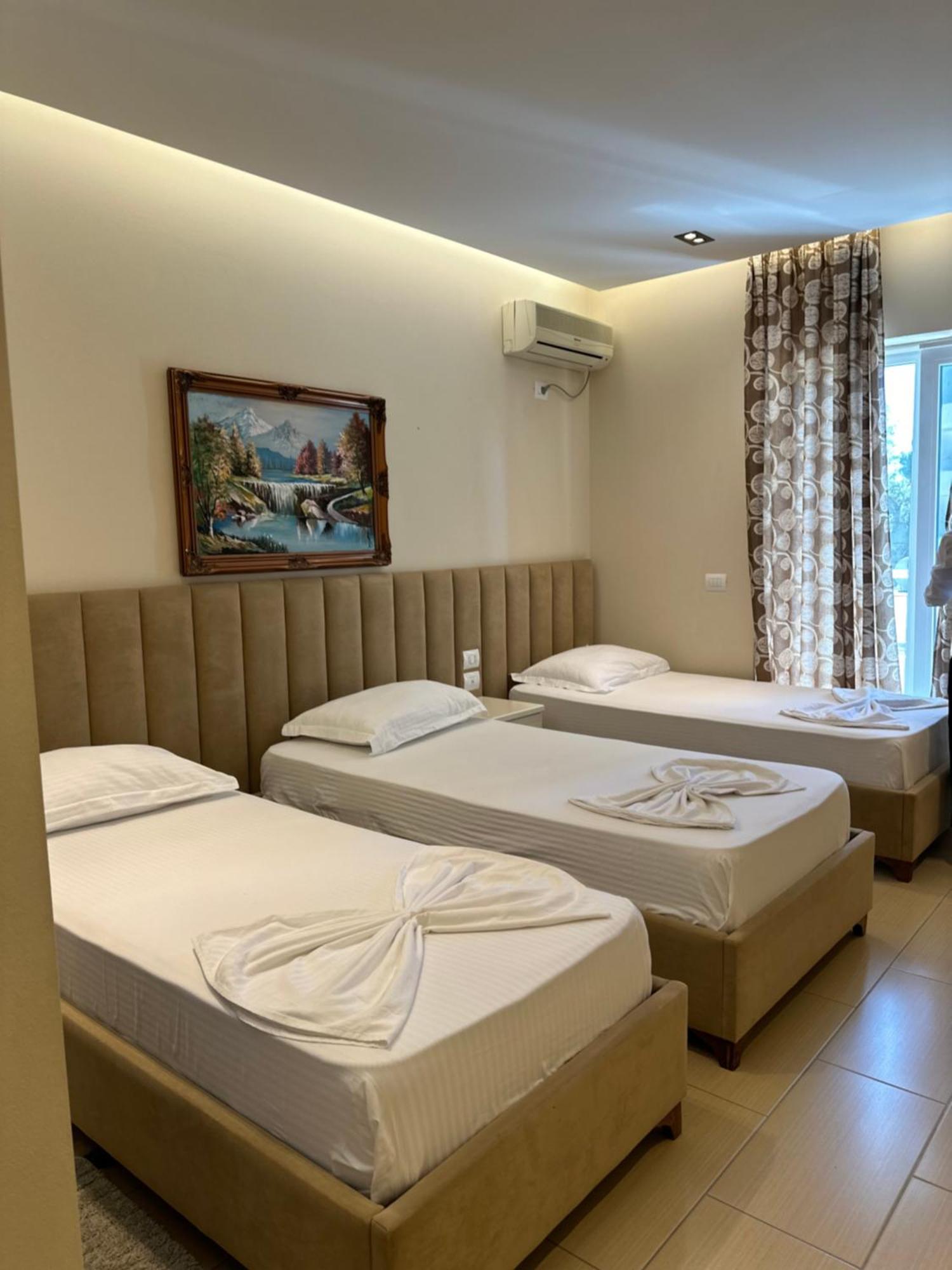 Hotel Vila Mare Durrës Kültér fotó
