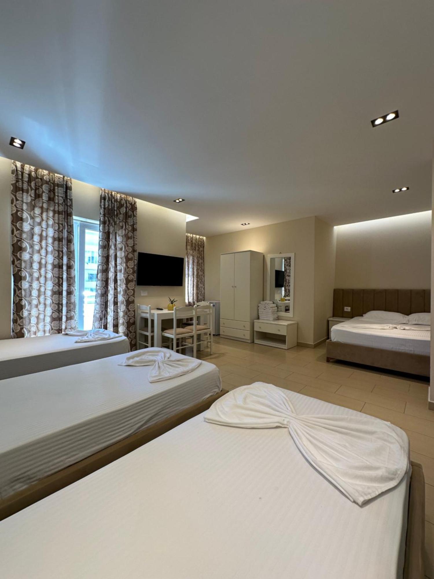 Hotel Vila Mare Durrës Kültér fotó