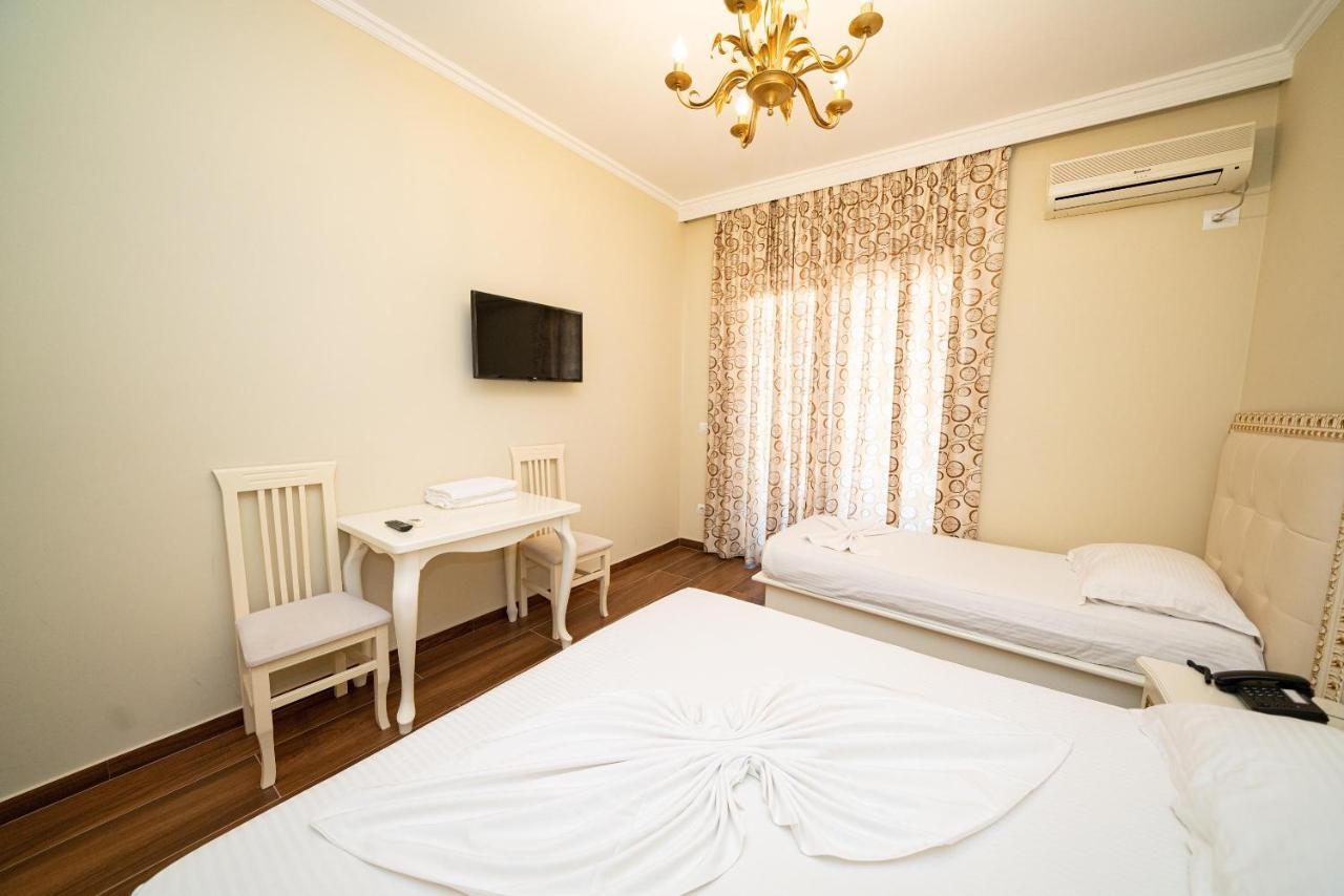 Hotel Vila Mare Durrës Kültér fotó
