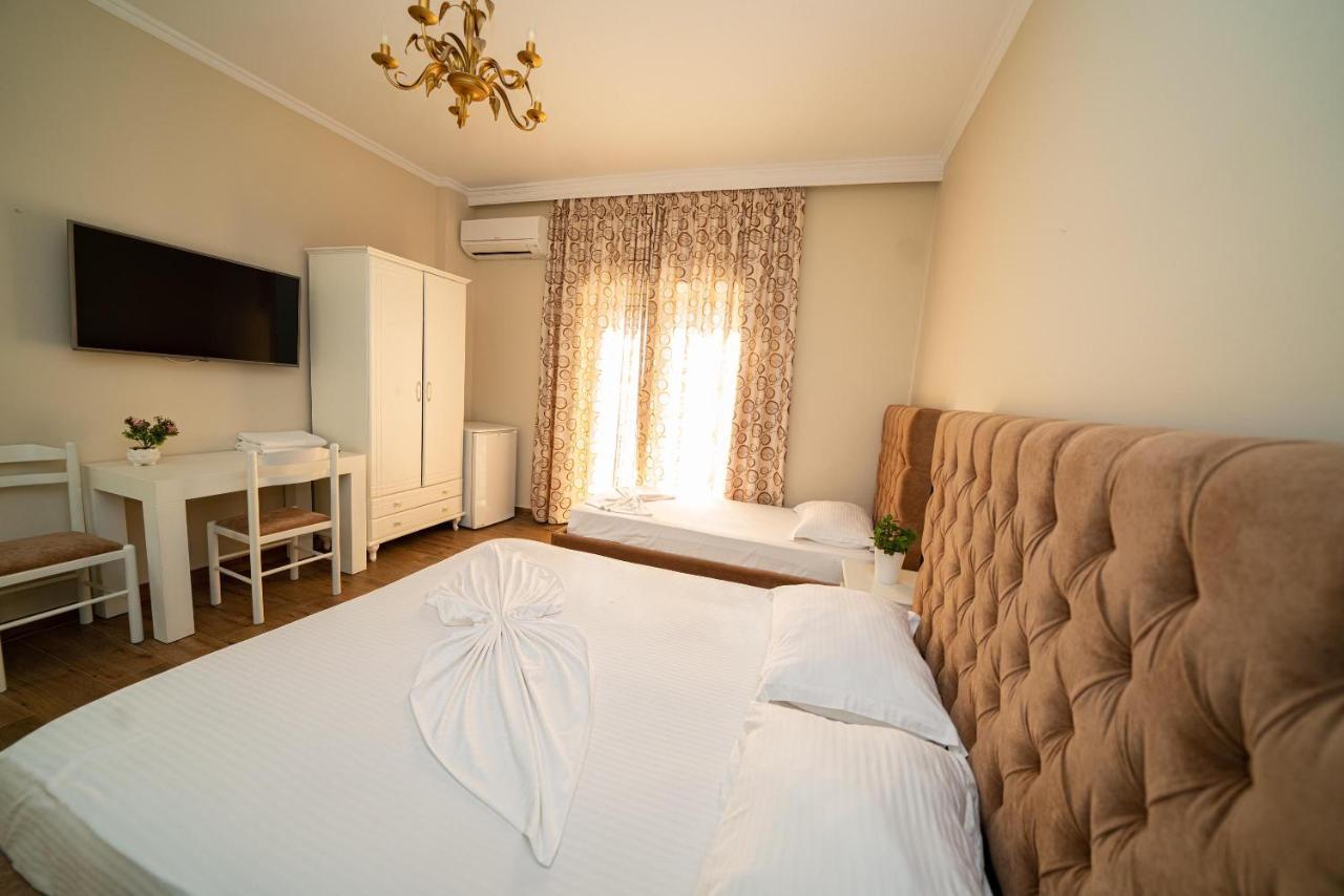 Hotel Vila Mare Durrës Kültér fotó